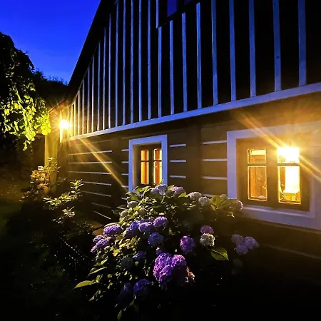 Stylová Roubenka U Svatého Huberta V Podkrkonoší Casa de Férias *