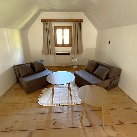 Casa de Férias Stylová Roubenka U Svatého Huberta V Podkrkonoší Benesov u Semil