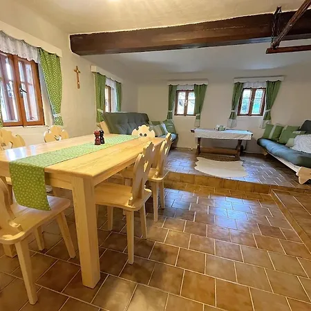 Hébergement de vacances Stylová Roubenka U Svatého Huberta V Podkrkonoší